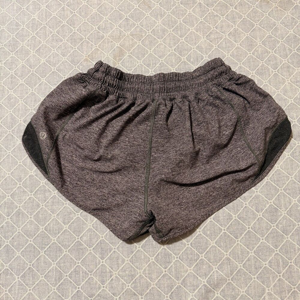 Lululemon Woman’s Hotty Hot Short Low-Rise Long 2.5” Gray Size 4